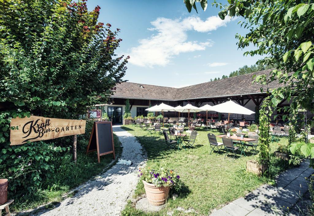 Biohotel Schlossgut Oberambach Exterior foto