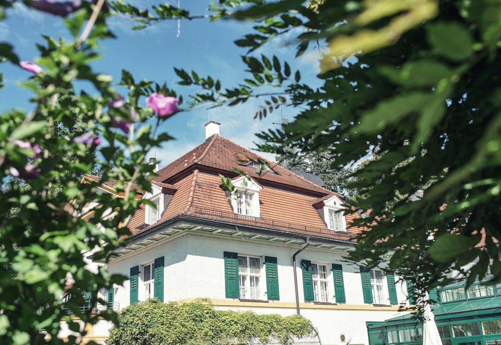 Biohotel Schlossgut Oberambach Exterior foto